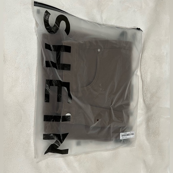 SHEIN EZwear Bleach Wash Ripped Detail Butterfly Jeans - Picture 4 of 5